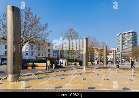 Le Centre promenade avec Colston Tower et fontaines, Bristol, Gloucestershire, Angleterre, Royaume-Uni, Europe Banque D'Images
