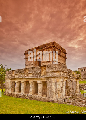 Temple des Fresques dans les ruines Maya de Tulum sur la péninsule du Yucatan, Rivera Maya, Quitana Roo, Mexique Banque D'Images