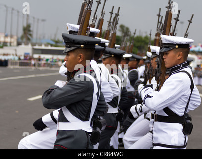 Les membres de l'Académie militaire des Philippines silencieuse de la scène au cours de la célébration de la journée de l'indépendance des pays Banque D'Images