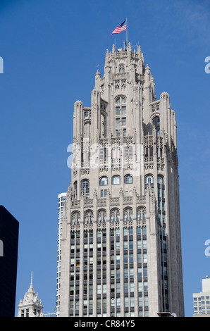 L'Illinois, Chicago. monument néo-gothique tribune tower building (North Michigan Avenue) accueil à la Chicago Tribune et wgn radio. Banque D'Images