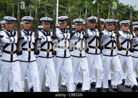 Les membres de l'Académie militaire des Philippines silencieuse de la scène au cours de la célébration de la journée de l'indépendance des pays Banque D'Images