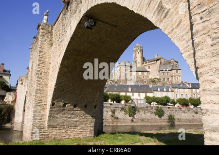 La France, l'Aveyron, Estaing, étiqueté Les Plus Beaux Villages de France, sur le Chemin de Saint Jacques, UNESCO World Heritage Banque D'Images