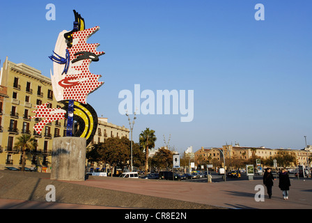 Espagne, Catalogne, Barcelone, la sculpture El Cap de Barcelone (la tête) (1992) par l'artiste américain Roy Lichtenstein, le long Banque D'Images