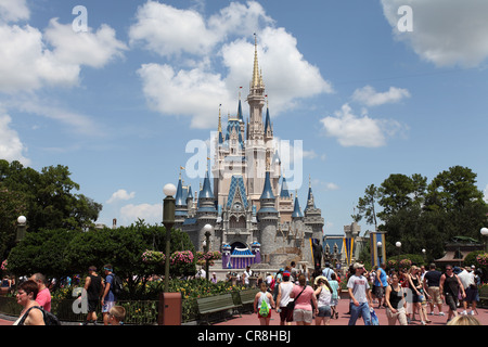 Cinderella's Magic Castle au Magic Kingdom, Disney World, Orlando Banque D'Images