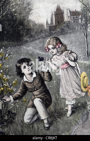 Little Boy picking violettes pour une petite fille, historique, carte postale vers 1900, le kitsch Banque D'Images