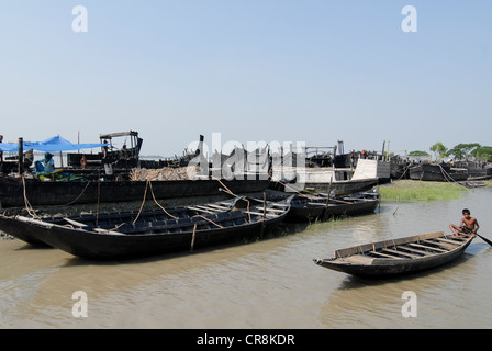 Le Bangladesh , Kalabogi Shibsha au village de la rivière à proximité du golfe du Bengale, les peuples sont plus touchés par le changement climatique Banque D'Images