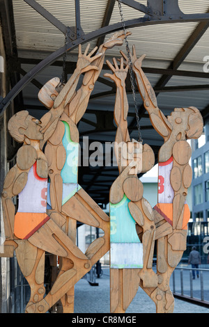 Les joueurs de basket-ball, de figures en bois par Otl Aicher, Deutsches Sport- und Olympia-Museum ou musée allemand du sport et des Jeux Olympiques Banque D'Images