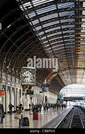 La station historique horloge dans le hall principal, de la gare de Paddington, Londres, Angleterre, Royaume-Uni, Europe Banque D'Images
