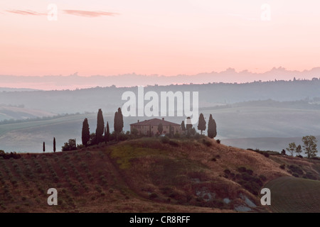 Podere Belvedere dans la lumière du matin, San Quirico d'Orcia, Toscane, Italie, Europe, PublicGround Banque D'Images