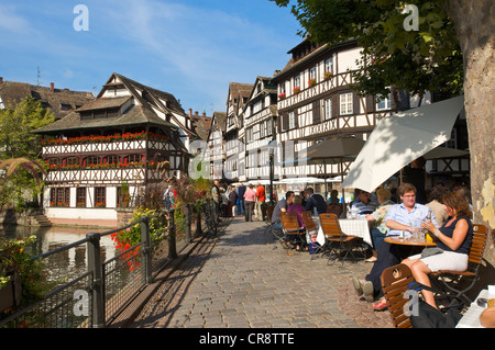 Maison de tanneurs restaurant, Petite France, Strasbourg, Alsace, France, Europe Banque D'Images