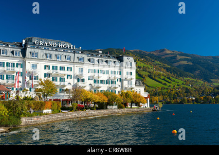 Grand Hotel à Zell am See sur le lac de Zell, région de Pinzgau, Salzburger Land, Autriche, Europe Banque D'Images