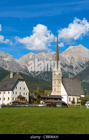 Maria Alm, Steinernes Meer haut plateau karstique à l'arrière, région de Pinzgau, Salzburger Land, Autriche, Europe Banque D'Images