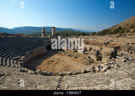 Theatre et pilier tombes de Xanthos, Lycie, côte sud-ouest, Turquie Banque D'Images