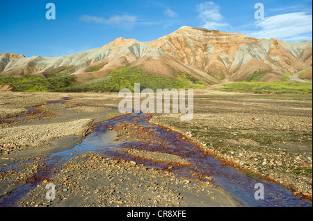 Montagnes de rhyolite près de Landmannalaugar, la Réserve Naturelle de Fjallabak, hautes terres d'Islande, Islande, Europe Banque D'Images