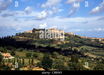 Montepulciano, colline de la ville de Toscane, Toscane, Italie, Europe Banque D'Images