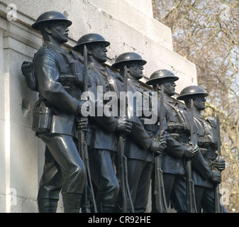 Mémorial gardes avec cinq gardes bronze Horse Guards Parade à Londres Banque D'Images