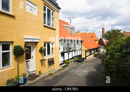 Rangée de maisons à pans de bois de Gudhjem village, Bornholm, Danemark, Europe Banque D'Images