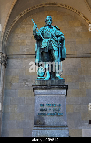 Statue du Comte de Tilly, chef militaire bavaroise en face de la Feldherrnhalle, Field Marshals' Hall, Munich, Bavière Banque D'Images