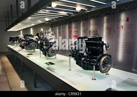 Les moteurs de voiture de BMW, BMW Museum, Munich, Bavaria, Germany, Europe Banque D'Images