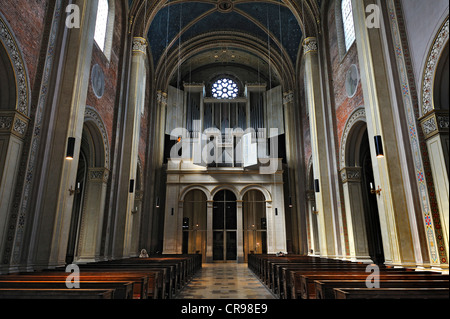 L'Église Ludwigskirche, Saint Louis, nef avec galerie d'organes, Munich, Bavaria, Germany, Europe Banque D'Images