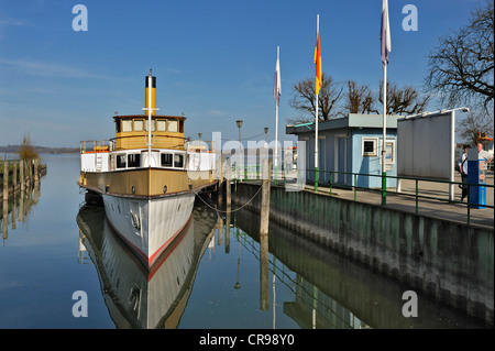 Bateau à aubes "Ludwig Fessler' sur le lac de Chiemsee, Bavaria, Germany, Europe Banque D'Images