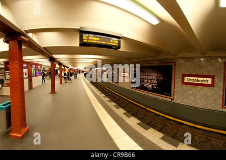 Berlin, Allemagne. Kurfurstendamm U-Bahn (métro) la plate-forme Banque D'Images