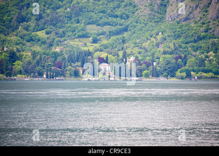 ,Ville,colorés, maisons colorées,Ferries,hotel,restaurants,Villas de luxe au bord du lac,jardins,Lac de Côme Menaggio,Italien,Lacs,Italie Banque D'Images