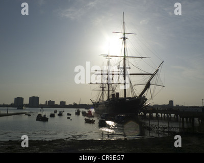 Le HMS Warrior, Portsmouth, Hampshire, Royaume-Uni, quelques heures avant le coucher du soleil. Banque D'Images