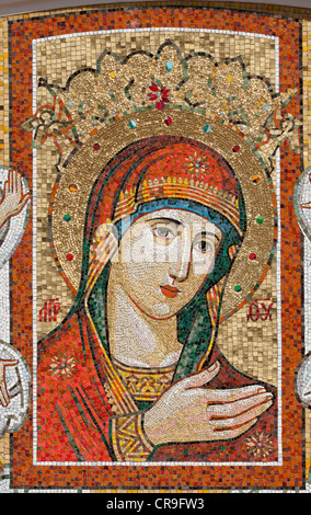 Icône en mosaïque de la Mère de Dieu situé à plus de colliers des Aleksandro-Neva au monastère de St.-Pétersbourg, Russie Banque D'Images
