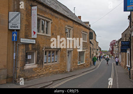 Vue vers le bas Digbeth Street, Stow-on-the-Wold Banque D'Images