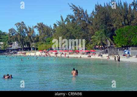 La populaire plage de Pereybère sur la côte nord de l'île Maurice Banque D'Images