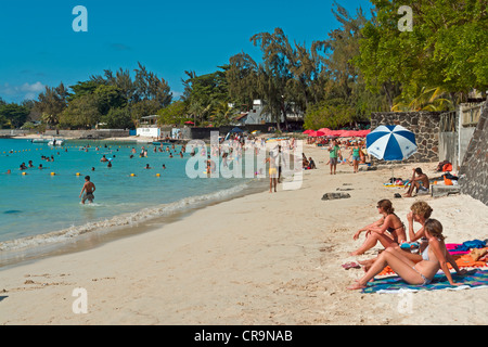 La populaire plage de Pereybère sur la côte nord de l'île Maurice Banque D'Images