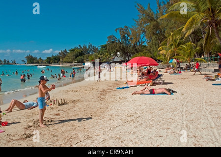 La populaire plage de Pereybère sur la côte nord de l'île Maurice Banque D'Images