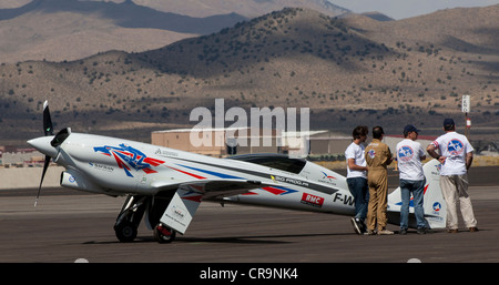 Une équipe de course à l'édition 2011 du Championnat National Air Races à Reno au Nevada Banque D'Images