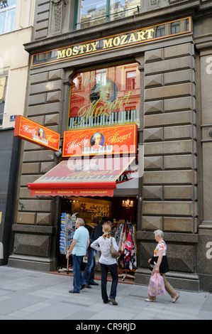 Une confiserie Mozart dans la Kärntner Straße (rue Carinthie), la rue commerçante la plus célèbre de Vienne, en Autriche Banque D'Images