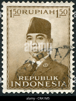 Indonésie - circa 1951 : timbre imprimé dans l'Indonésie, présente le premier président de l'Indonésie, Sukarno, vers 1951 Banque D'Images