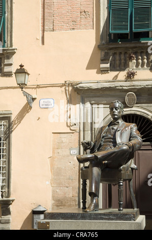 Statue de Giacomo Puccini à Lucques Toscane Italie Banque D'Images