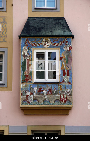 L'inscription de l'histoire d'Agnès Bernauer sur une façade, Straubing, Bavaria, Germany, Europe Banque D'Images