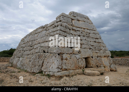 Complexe préhistorique de Naveta des Tudons, Minorque, Iles Baléares, Espagne, Europe Banque D'Images