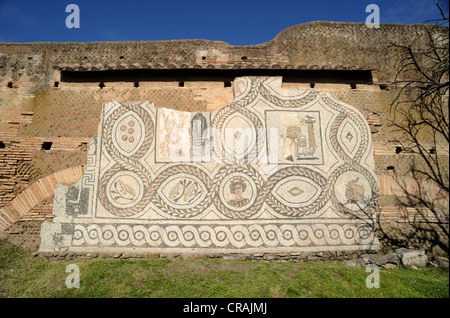 Italie, Rome, Ostia Antica, mosaïque des quatre saisons Banque D'Images