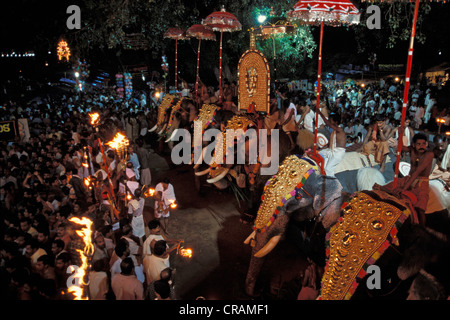 Arattupuzha Pooram Thrissur près de Festival, Kerala, Inde du Sud, Inde, Asie Banque D'Images