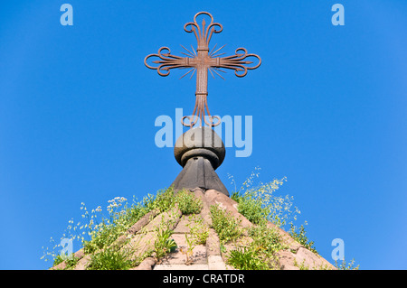 Croix sur le toit d'Haghbat monastère, site du patrimoine culturel mondial de l'UNESCO, l'Arménie, au Moyen-Orient Banque D'Images