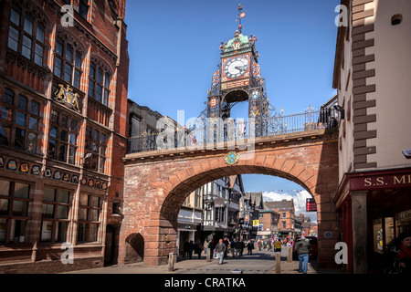 L'Eastgate Clock à Chester se trouve sur le site de l'entrée originale de la forteresse romaine de Deva Victrix Banque D'Images