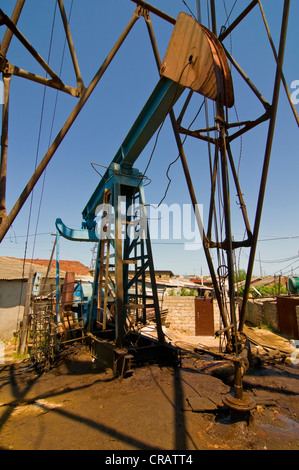 Champ de pétrole, industrie pétrolière sur la péninsule Abseron, Azerbaïdjan, Moyen-Orient Banque D'Images