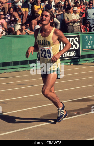 Steve Prefontaine en compétition aux 1972 Jeux Olympiques nous suivre et d'essais sur le terrain. Banque D'Images