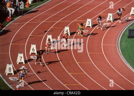 Début d'une course de sprint femmes à l'US 1984 Piste Olympique et les essais au champ. Banque D'Images