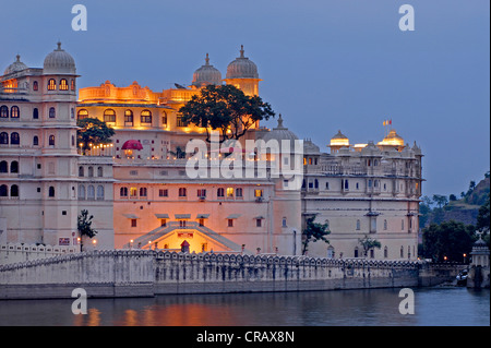 Hotel Shiv Niwas, partie de la ville palais des Maharanas d'Udaipur, du Taj Lake Palace, Udaipur, Rajasthan, Inde, Asie Banque D'Images