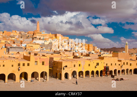 Place du marché, dans le village de Ghardaïa dans le site du patrimoine mondial de l'Unesco du Mzab, Algérie, Afrique Banque D'Images