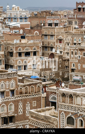 Vue de l'architecture traditionnelle dans la vieille ville de Sana'a, Site du patrimoine mondial de l'UNESCO, le Yémen, l'Asie occidentale, Péninsule Arabique Banque D'Images