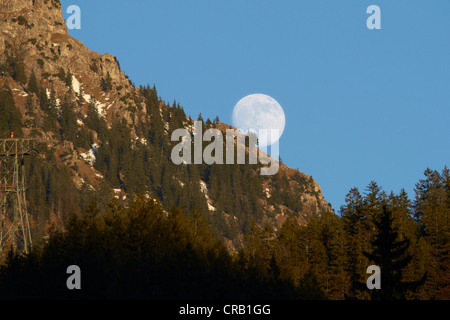 Lever de lune sur le pic Nebelhorn Banque D'Images